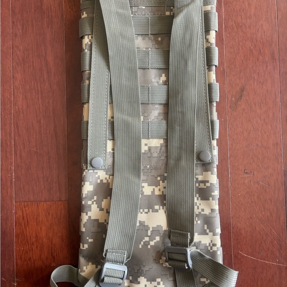 US Army Military Hydration Water Carrier Backpack,17x7.5”, No Bladder*, New - Picture 3 of 3